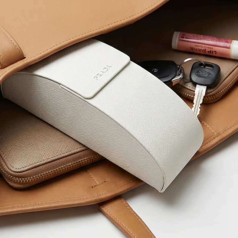 Custodia per Occhiali da Sole  - Women Bags Prada recensione e prezzo