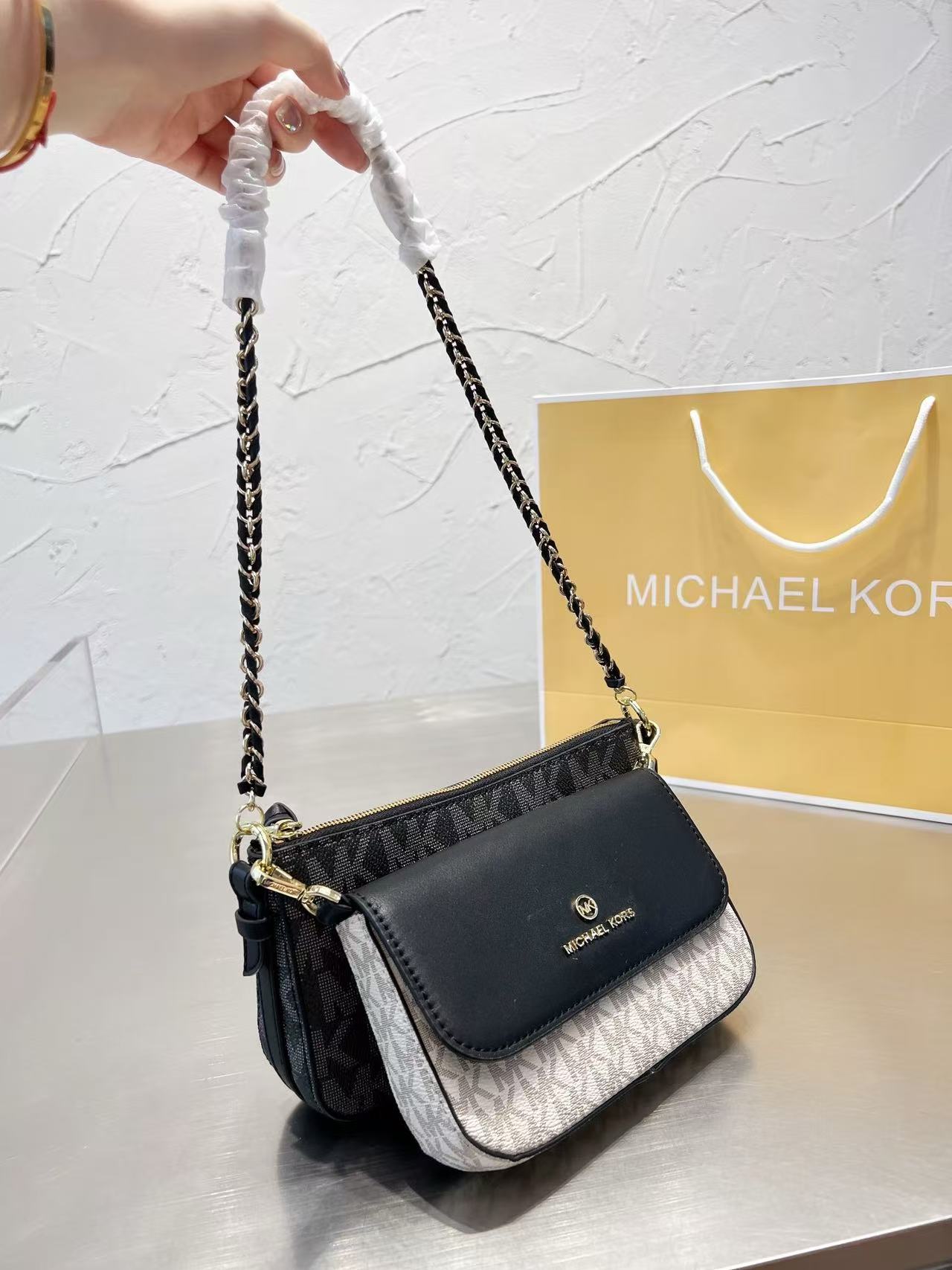 Nuova Borsa a Spalla e a Traco - Women'S Bags Of Michael Kors recensione e prezzo